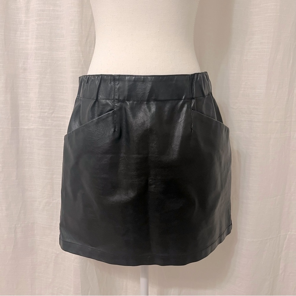 Wild Fable Size M Black Faux Leather Mini Pencil Skirt
